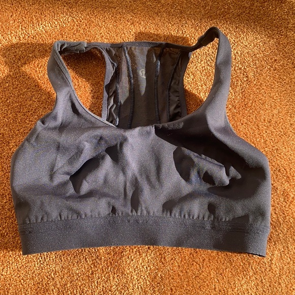 Size 6 Lululemon sports bra 🍋 - Picture 3 of 7